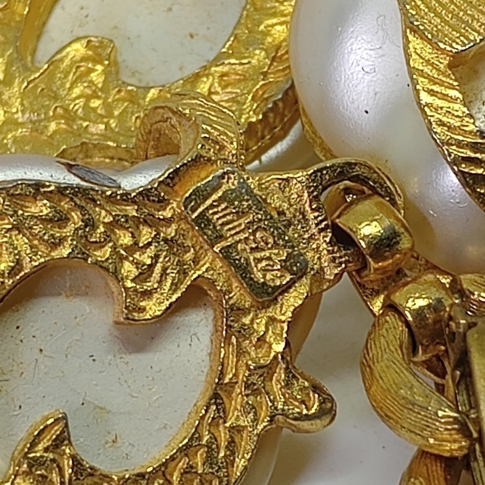 * vintage Judy Lee faux pearl clouds gold tone bracelet - Picture 5 of 5
